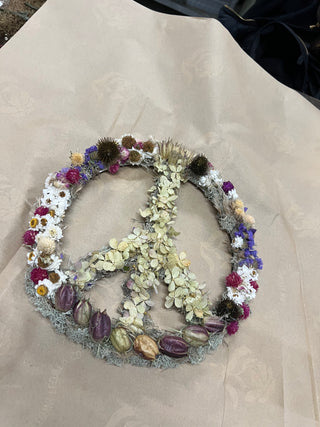 Dried Floral Peace Sign Workshop | January 12th