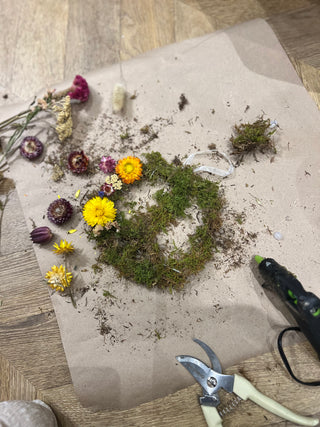 Dried Floral Peace Sign Workshop | January 12th